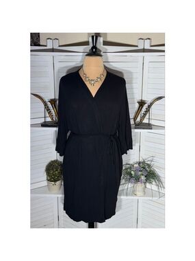 Secret Treasures black wrap robe bell sleeves with tie belt sz 2X 18W - 20W